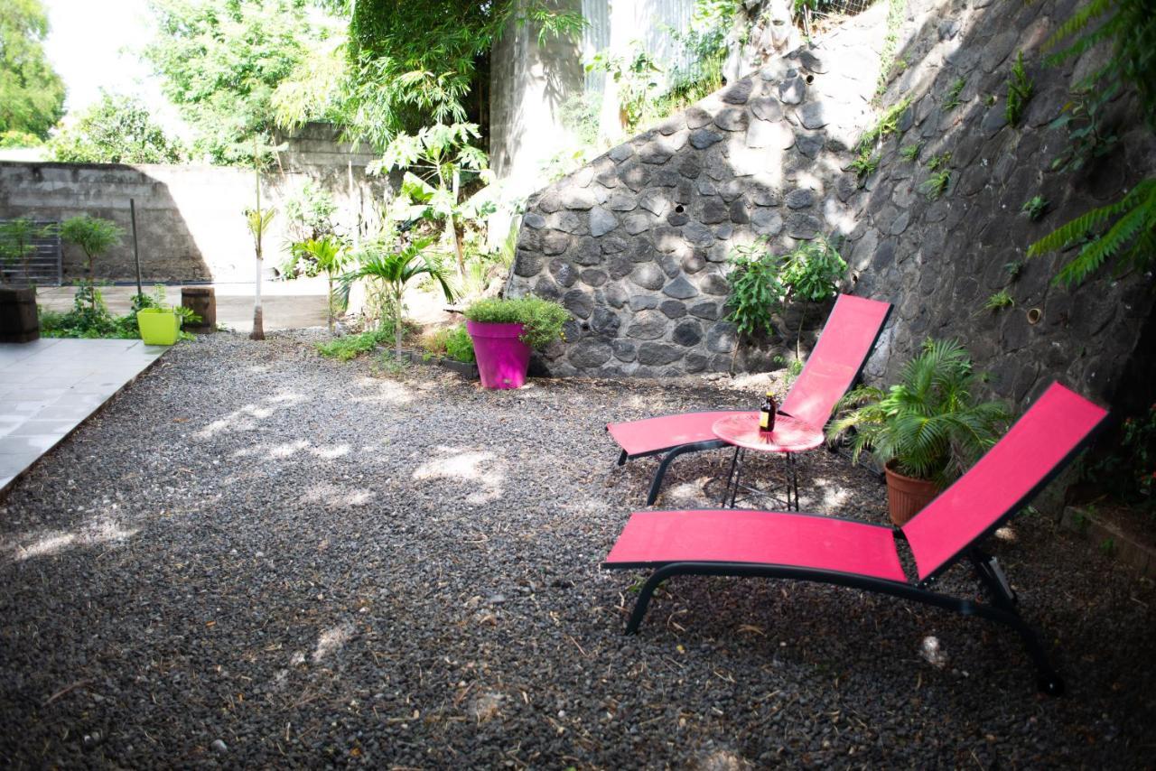 Le Bambou T3 Centre Ville Sainte Clotilde Rez De Jardin Bois de Nefles  Kültér fotó